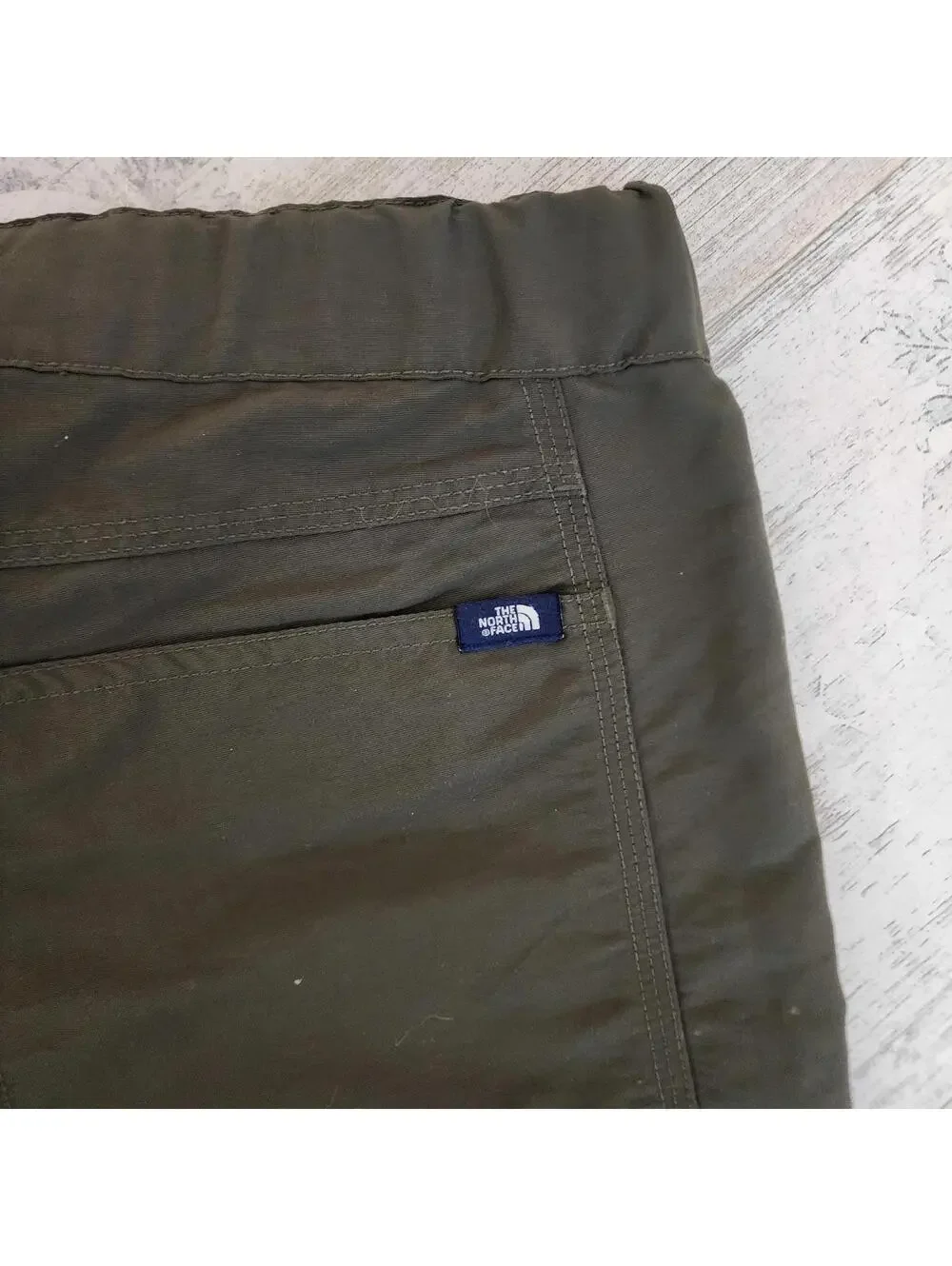 Flawless North Face Mens deep olive shorts 36